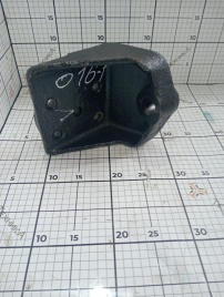 Кронштейн левый 270 701.10.00.016-1