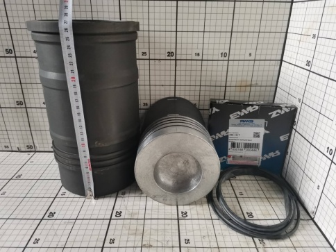 Гильза/поршень ЯМЗ-236-1004005-Б (под блок)  фото 1